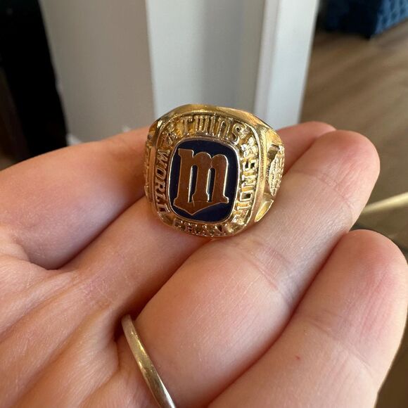 Vintage Twins Ring 1987 Championship Minnesota Baseball World Series Souvenir